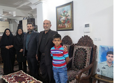 دیدار رئیس دانشگاه جامع علمی کاربردی استان کرمان با خانواده شهید محمد محمدرضاخانی