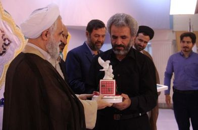 همزمان با اختتامیه سیزدهمین جشنواره قرآن و عترت دانشگاه از۱۴۷ برگزیده قرآنی تجلیل شد.